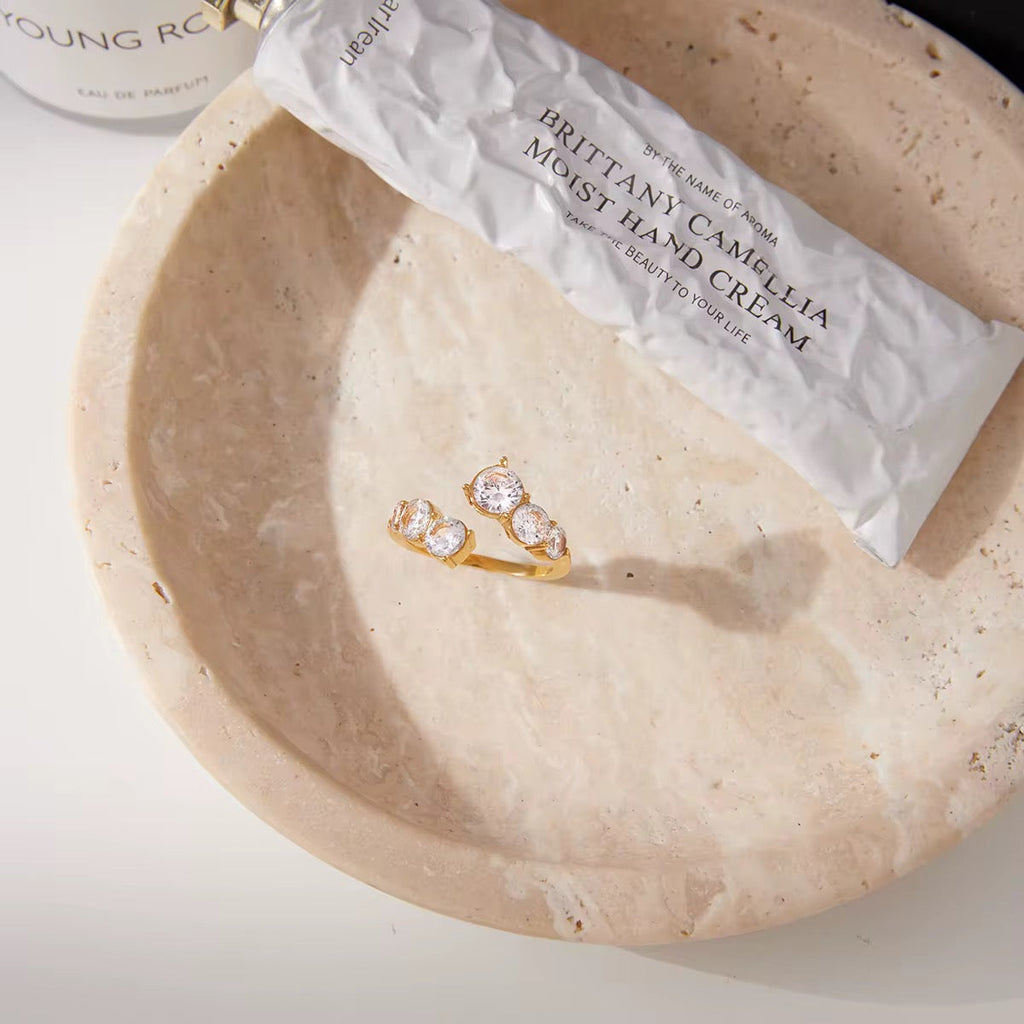 Everyday classic ring